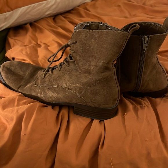 Boots - Picture 6 of 6